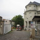 Helfer am Designhaus in Halle